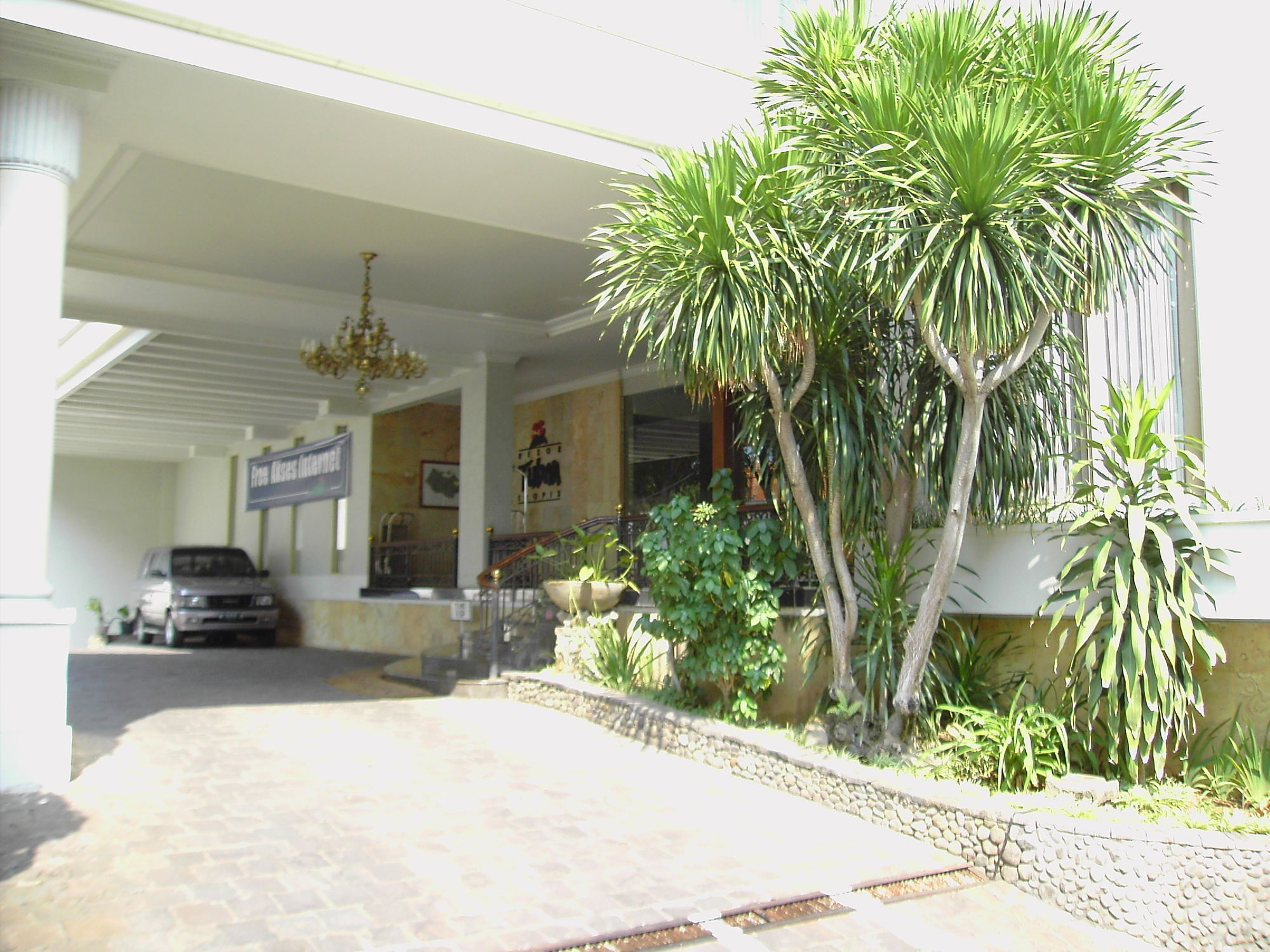 Hotel Resor Tuban Tropis Exterior foto